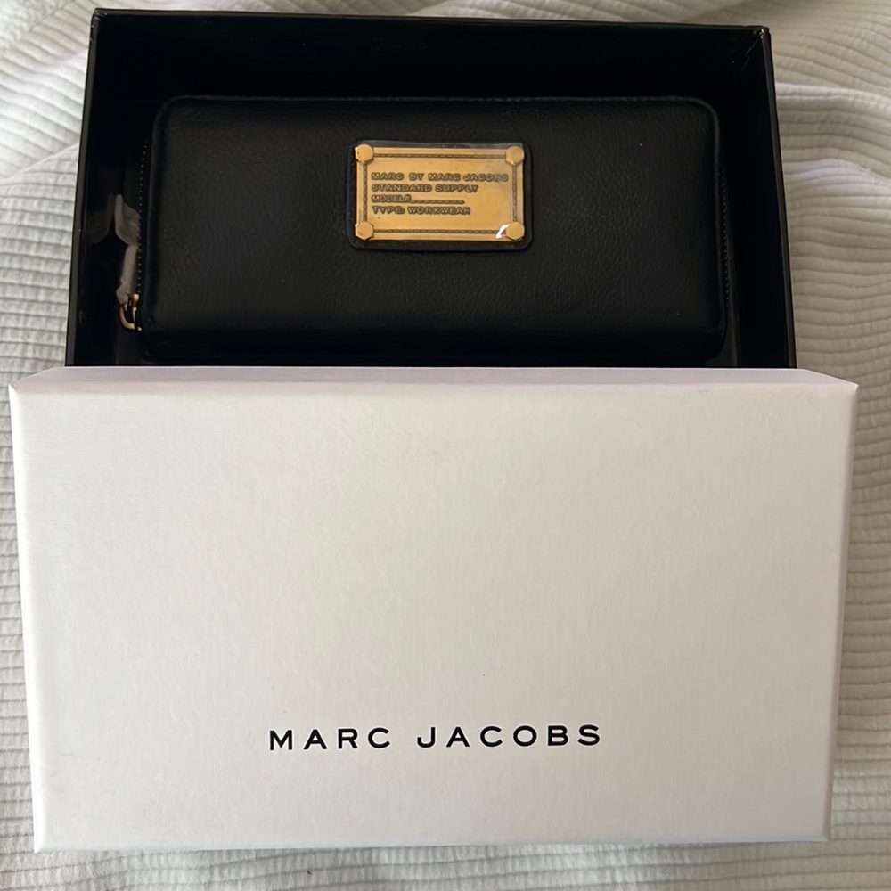 NEW with Tags Marc by Marc Jacobs Zip Around Wallet
